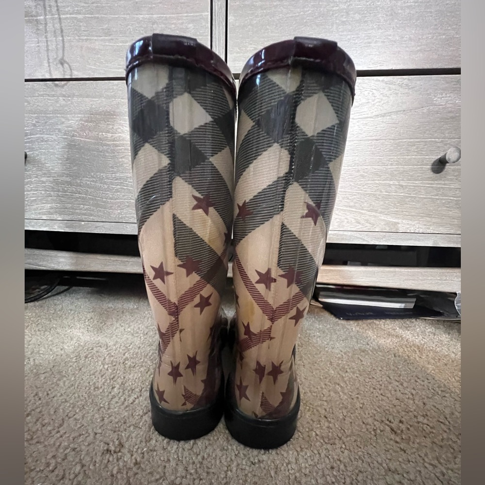 Authentic BURBERRY rain boots (special edition) - Picture 10 of 11